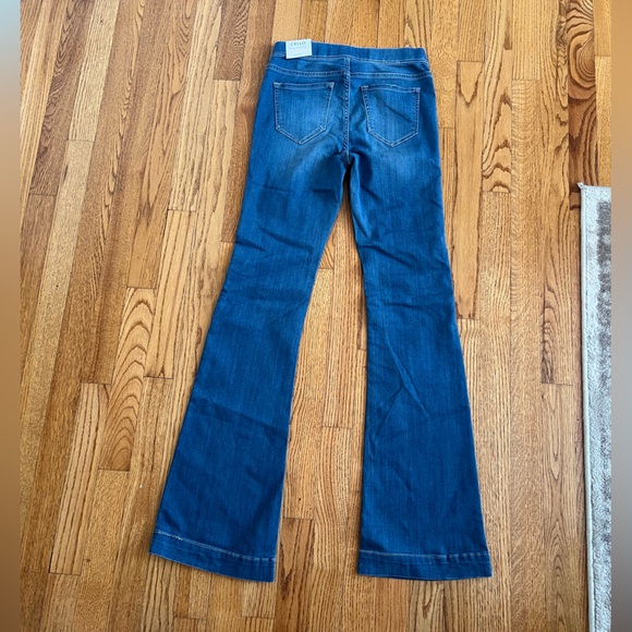 Cello Women’s Mid Rise Pull On Flare Denim Jeans Size S Stretch Comfort - Picture 3 of 4